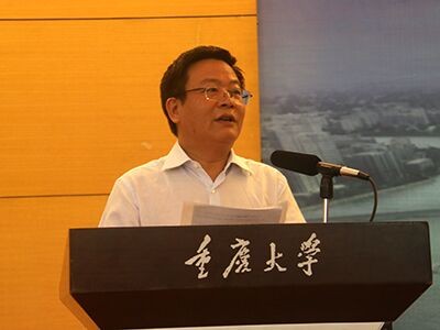 (足球比赛
副校长孟卫东致辞)