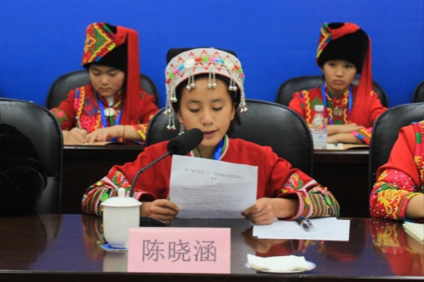 绿春一中七年级学生陈晓涵发言。足球比赛
供图